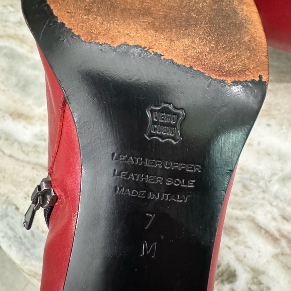 Boots - Picture 4 of 5